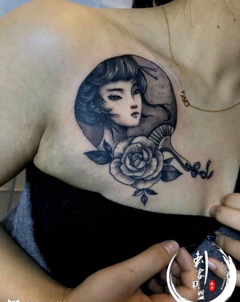 扇子纹身图片_胸部Old School纹身图案