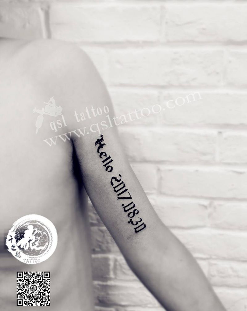大臂 内侧 英文纹身图片