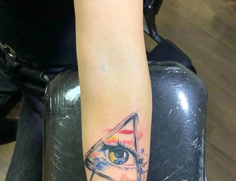 万能眼纹身图片_New School纹身图案