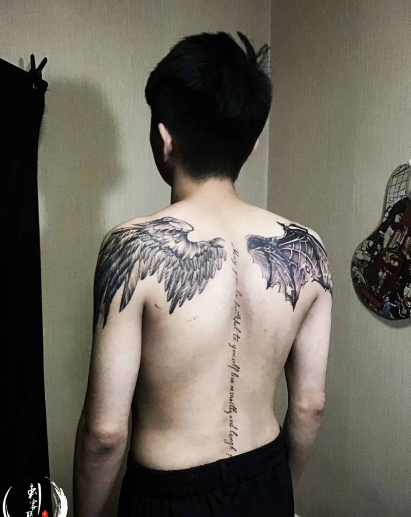 天使恶魔之翼纹身图片_背部肩部欧美写实纹身图案