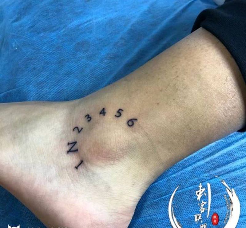 数字纹身图片_脚部纹身图案