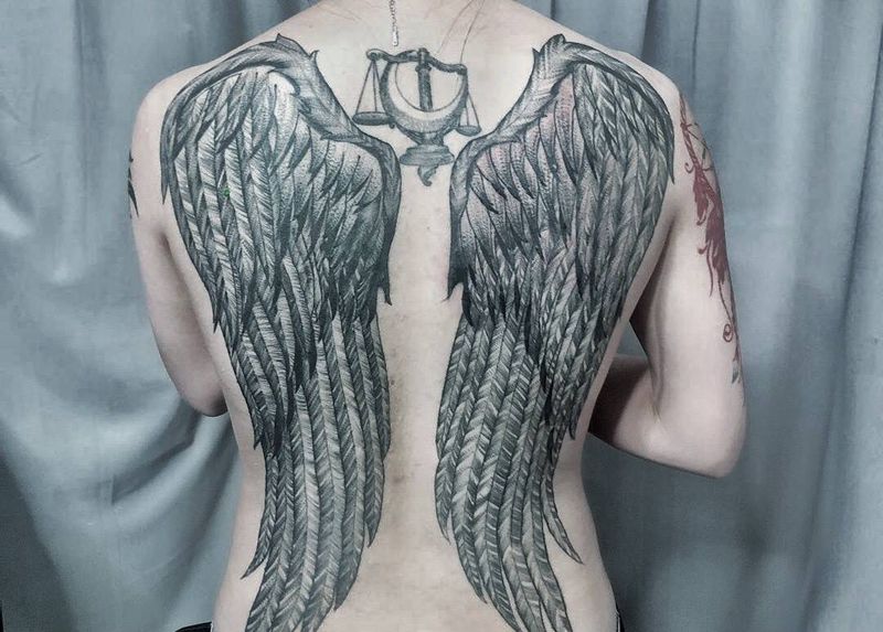 翅膀纹身图片