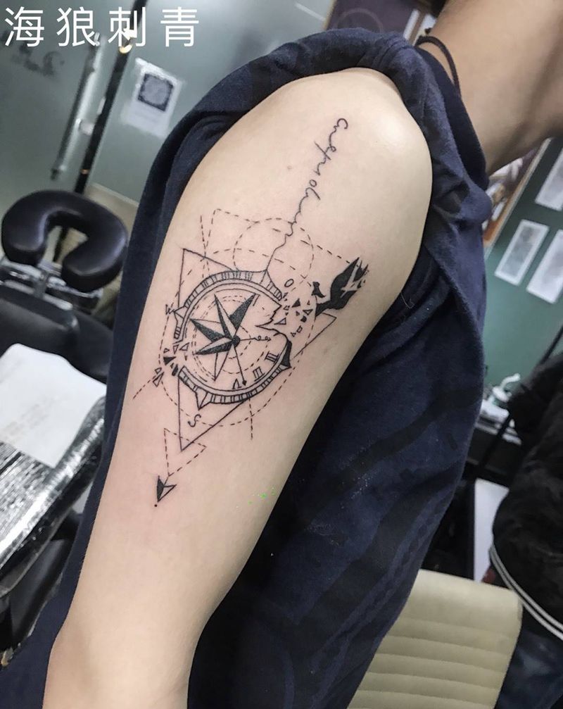 指南针纹身图片