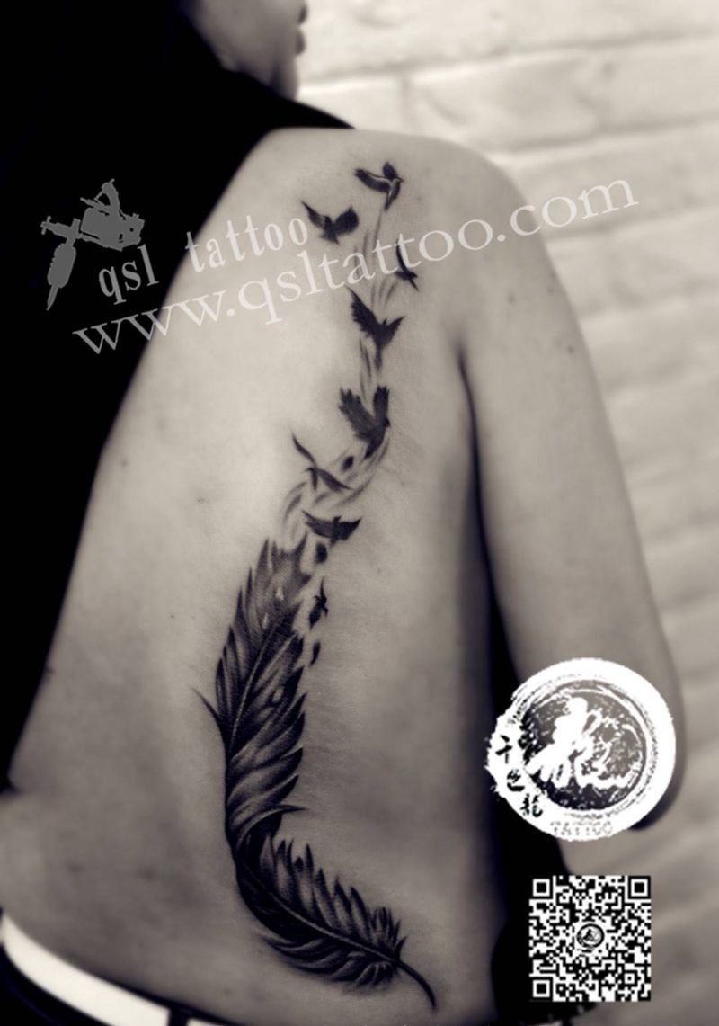后背 羽毛纹身图片