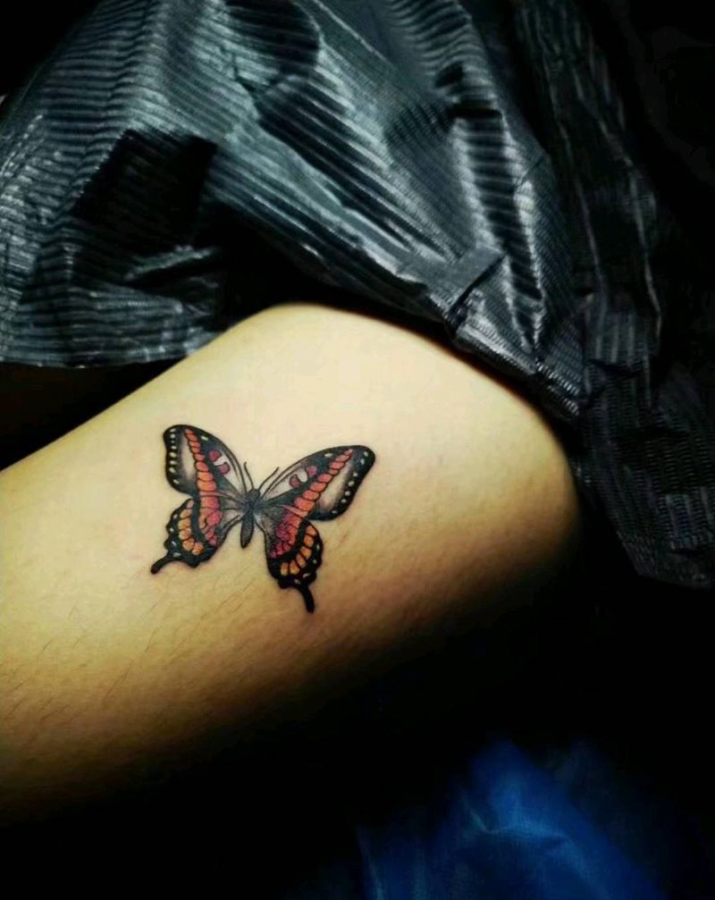 蝴蝶纹身图片_手部New School纹身图案