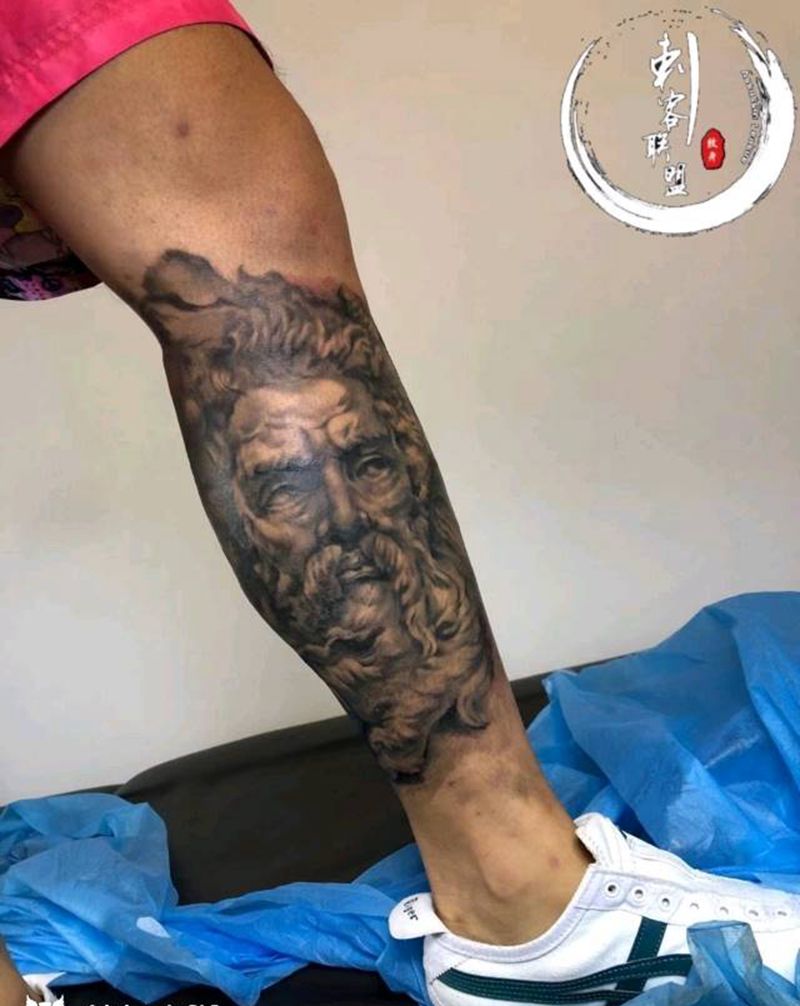 波塞冬纹身图片_腿部欧美写实纹身图案
