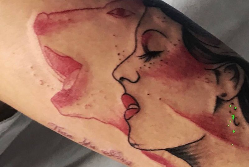 狼少女纹身图片