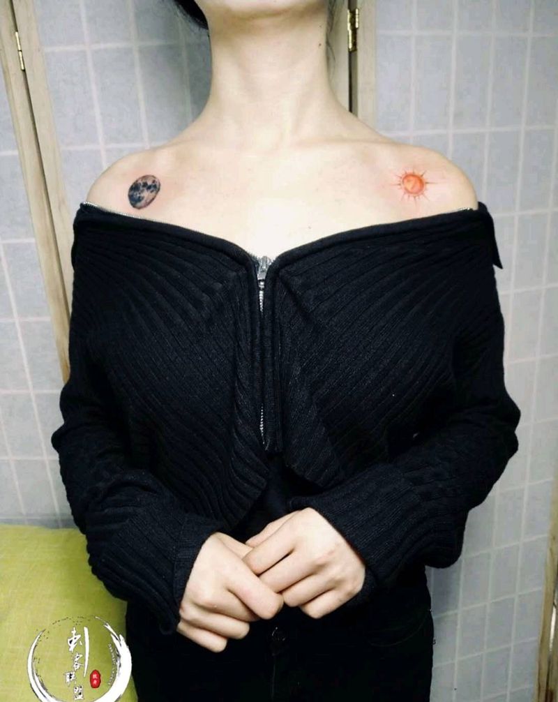 地球太阳纹身图片_肩部New School纹身图案