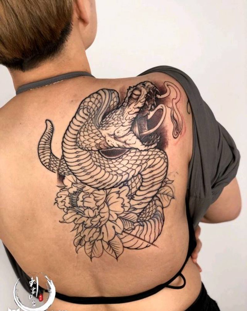 大蛇纹身图片_新传统纹身图案