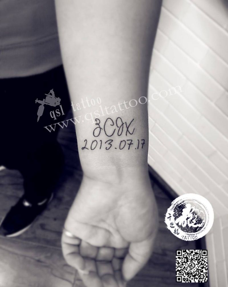 手腕 日期纹身图片