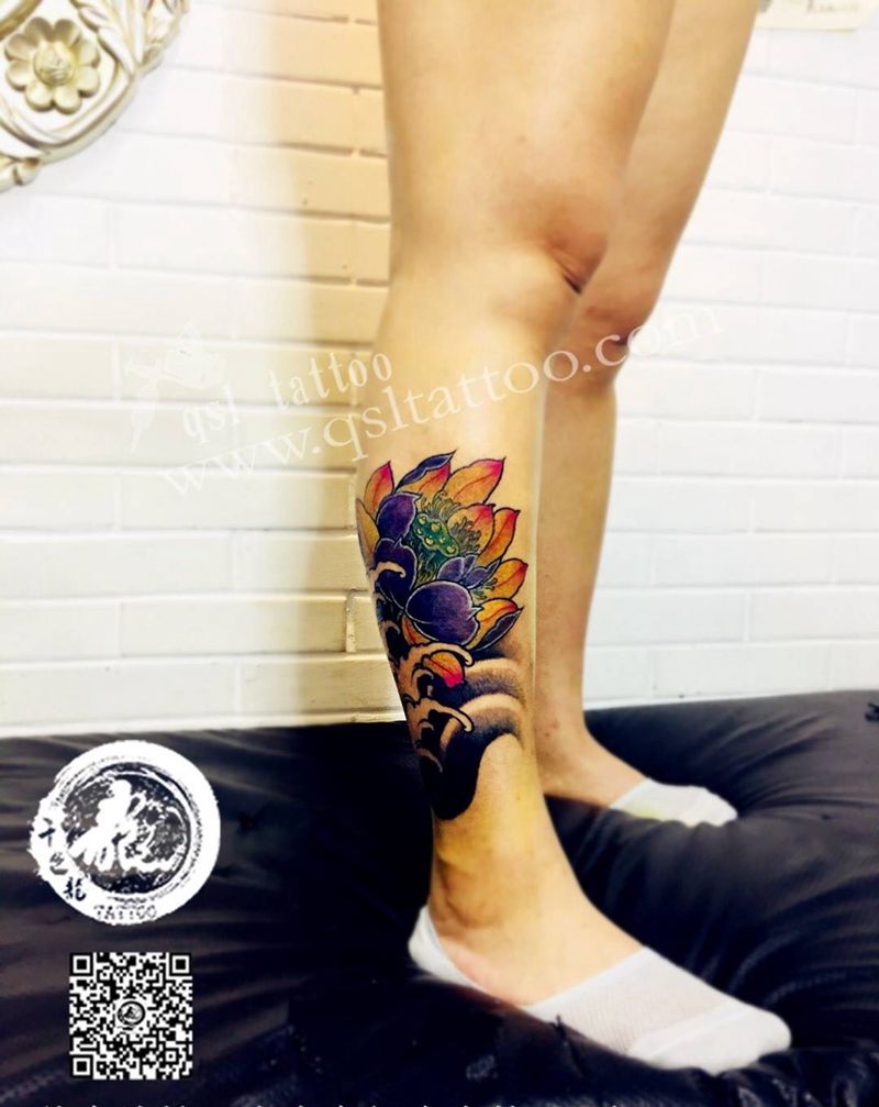 小腿外侧 荷花纹身图片