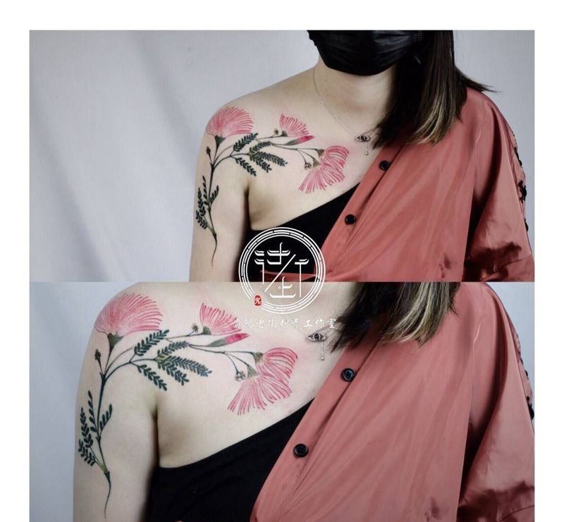 合欢花纹身图片_胸部水彩纹身图案