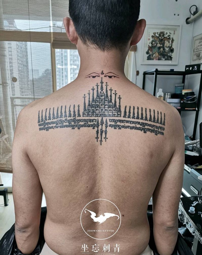 般若眼纹身图片_背部图腾纹身图案