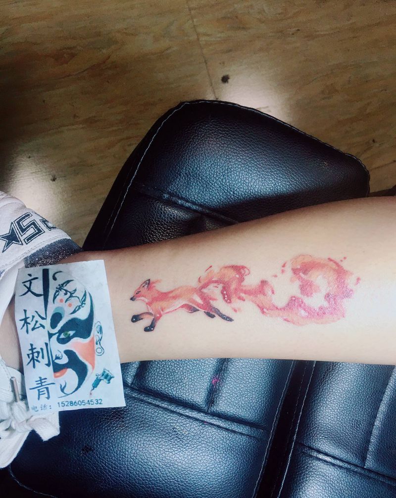火狐狸纹身图片_腿部纹身图案