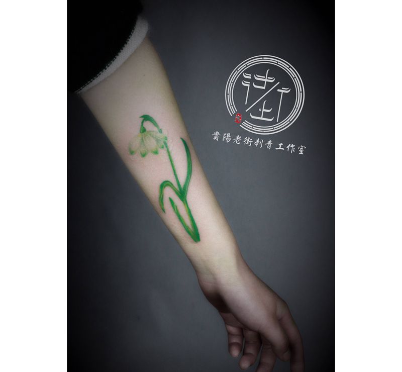 翔子作品，雪片莲。纹身图片_手臂水彩雪片莲纹身图案