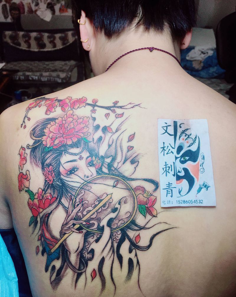 艺妓纹身图片_背部纹身图案