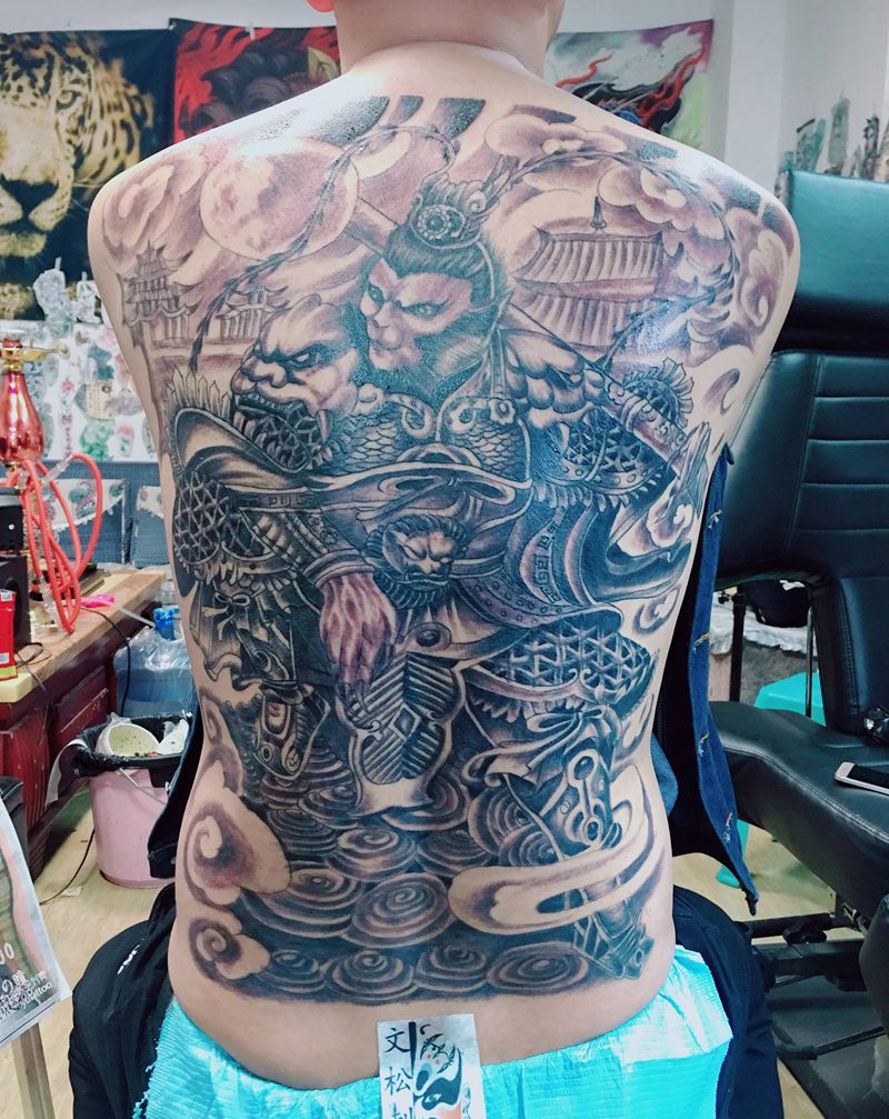 悟空纹身图片_背部纹身图案