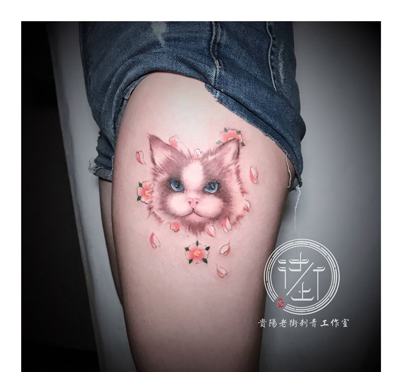 原创猫咪纹身图片_腿部水彩猫咪猫纹身图案