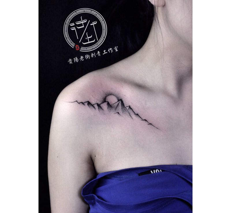 原创小清新纹身图片_肩部点刺小清新纹身图案