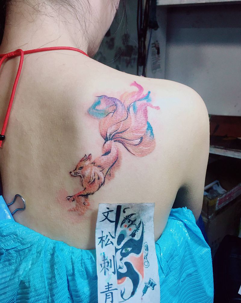 狐狸纹身图片_背部纹身图案