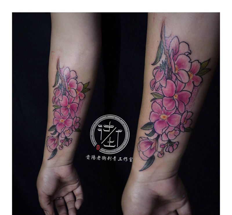 翔子作品，一株樱花。纹身图片_手部新传统樱花纹身图案
