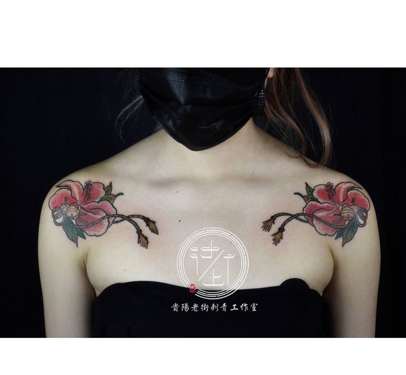 翔子作品，肩花大致完成。纹身图片_肩部新传统肩花纹身图案