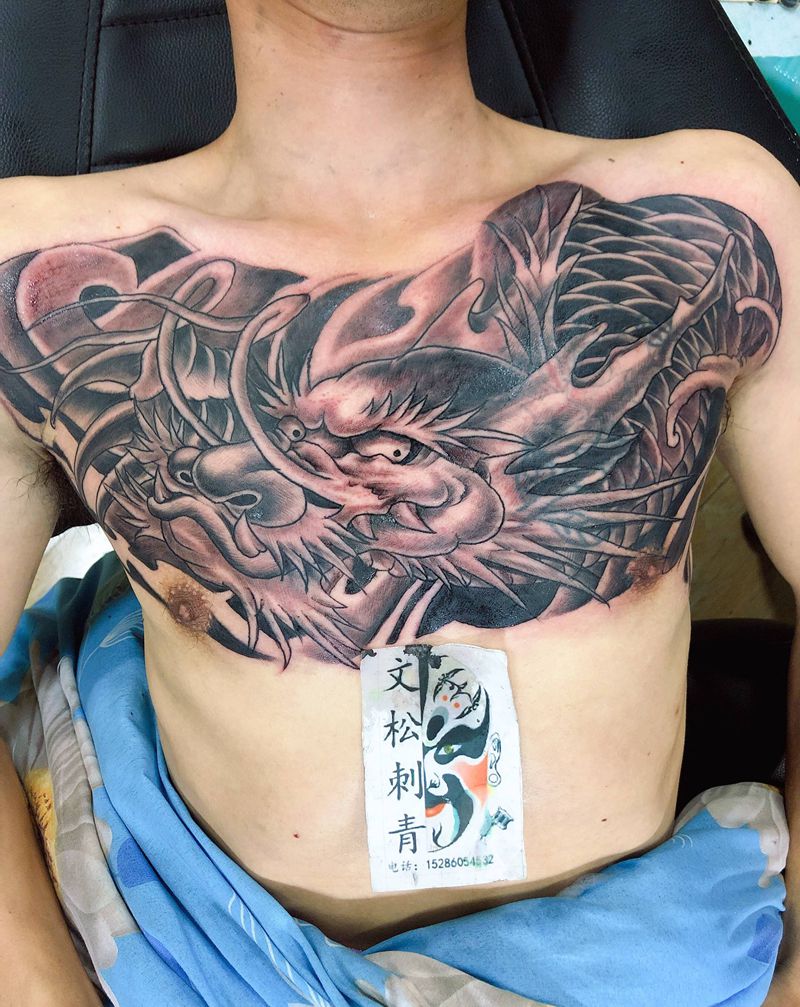 花胸纹身图片_胸部纹身图案