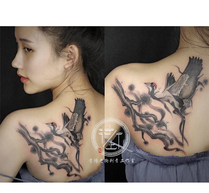仙鹤纹身图片_背部水墨仙鹤纹身图案