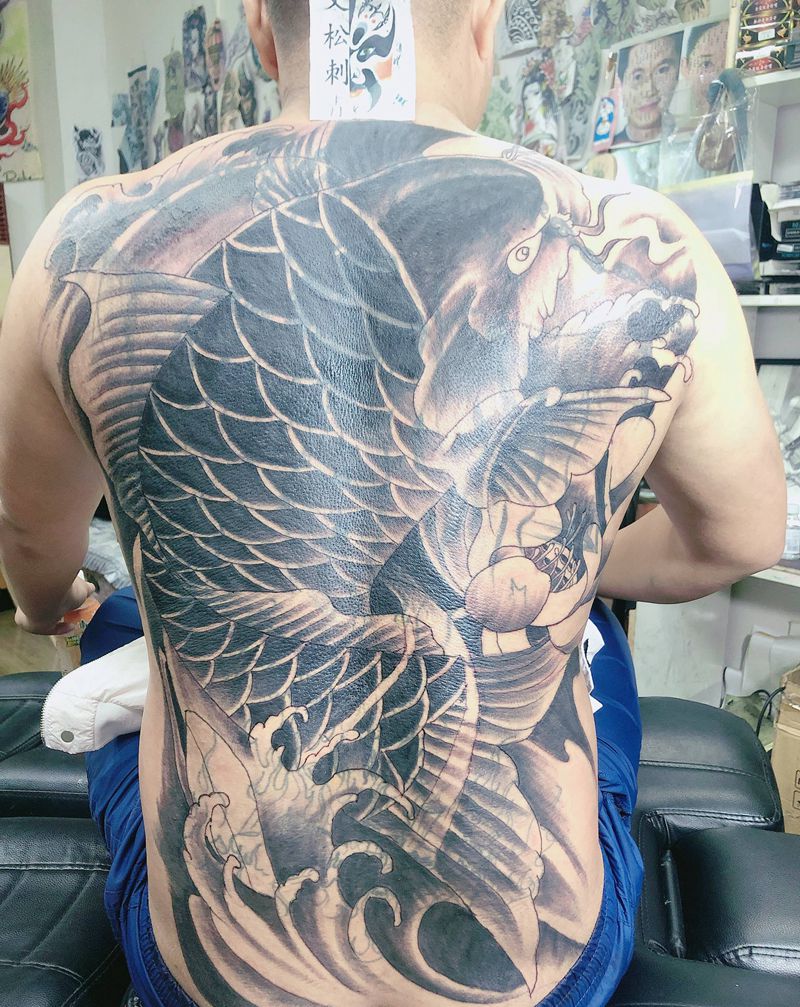 遮盖纹身图片_背部纹身图案