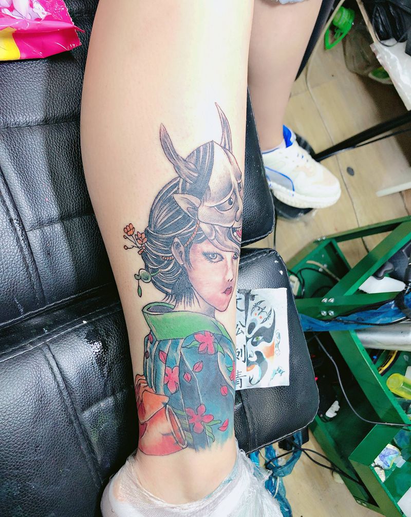 遮盖纹身图片_腿部纹身图案