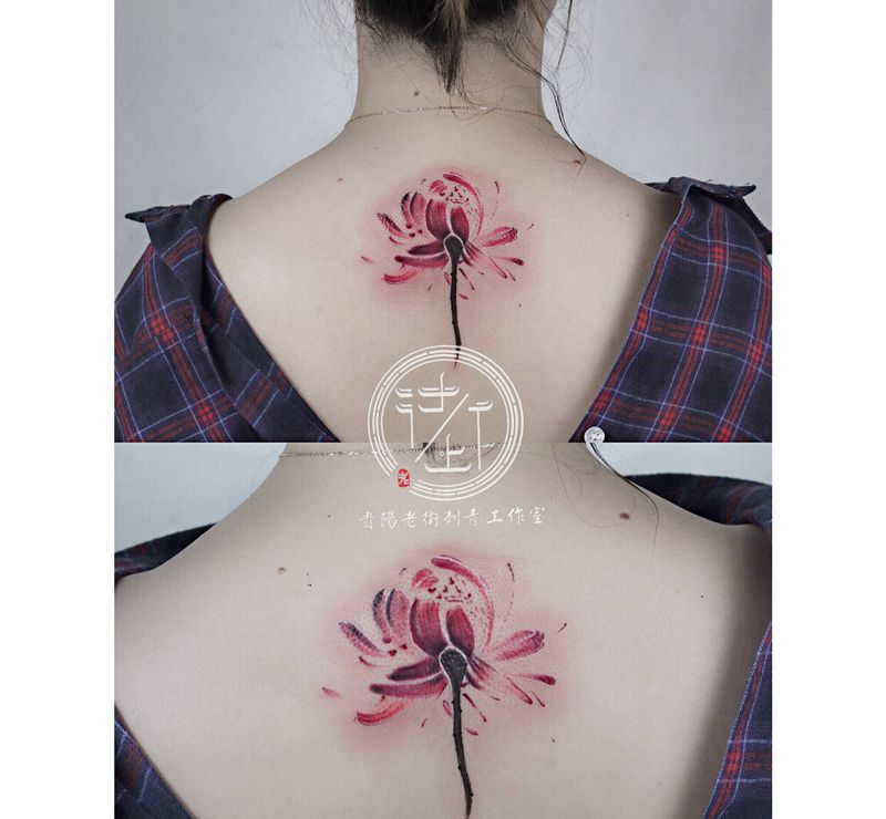 翔子作品，一颗水莲花，万物皆有纹身图片_背部水墨莲花纹身图案