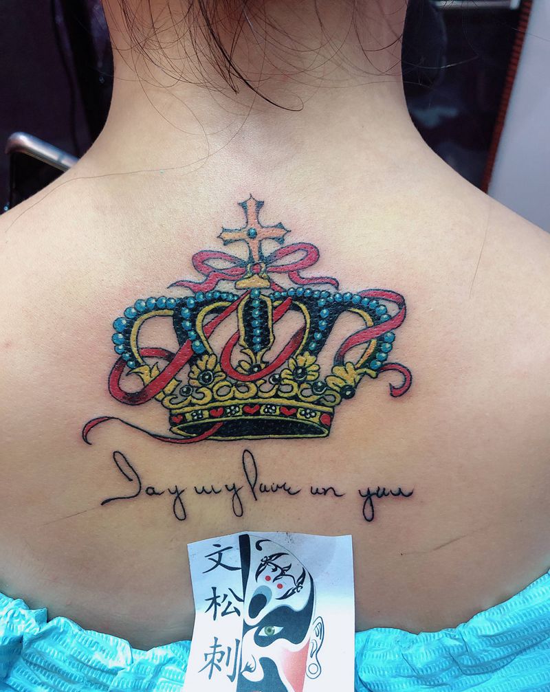 皇冠纹身图片_背部纹身图案