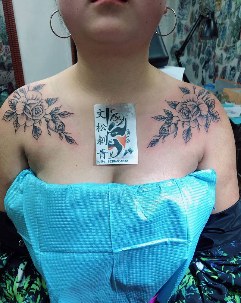 素花纹身图片_胸部纹身图案