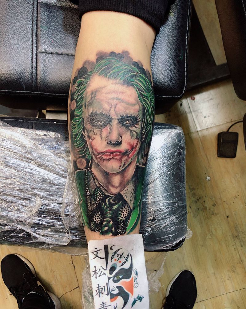 全彩小丑—杰克.奈皮尔纹身图片_腿部欧美写实纹身图案
