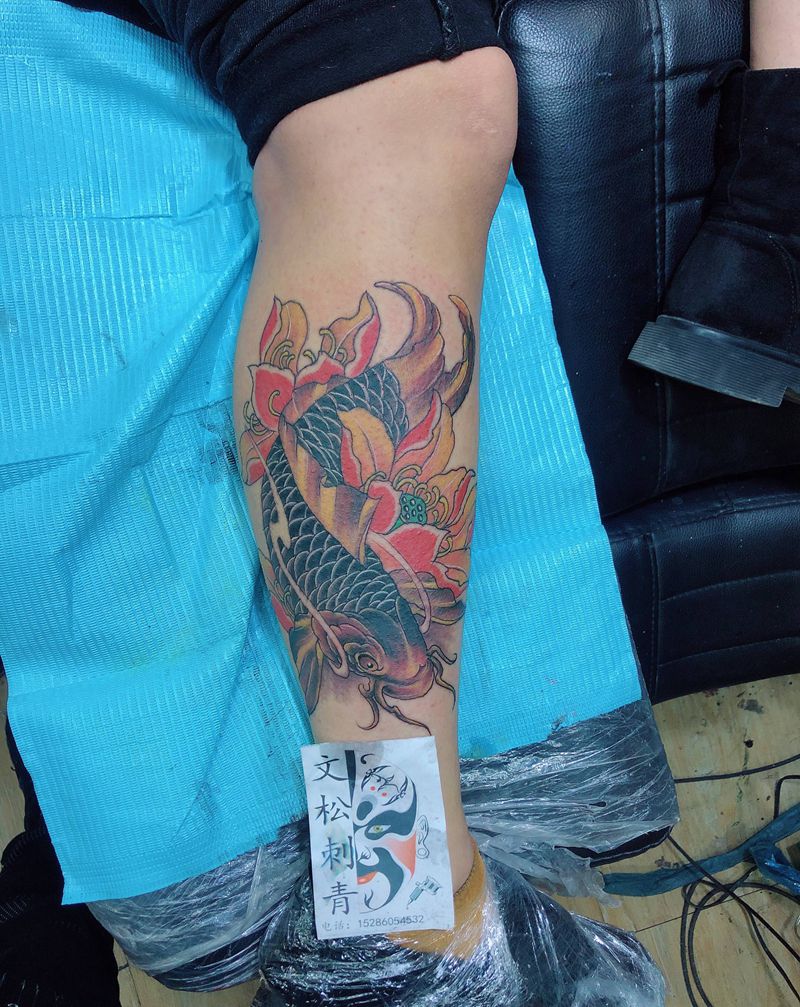 鱼纹身图片_腿部纹身图案