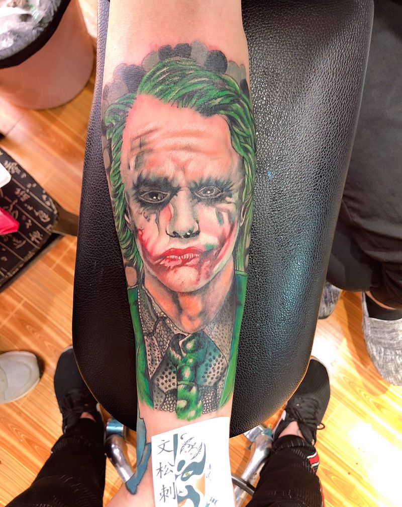 小丑纹身图片_手臂纹身图案