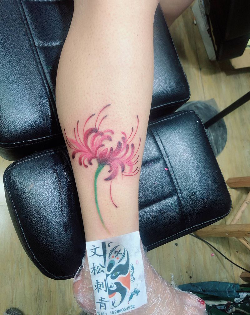 最近喜欢彼岸花的人真的多勒纹身图片_脚部纹身图案