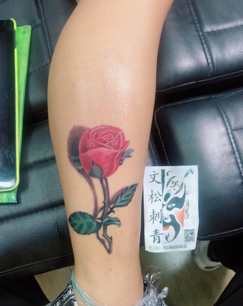 玫瑰纹身图片_腿部纹身图案