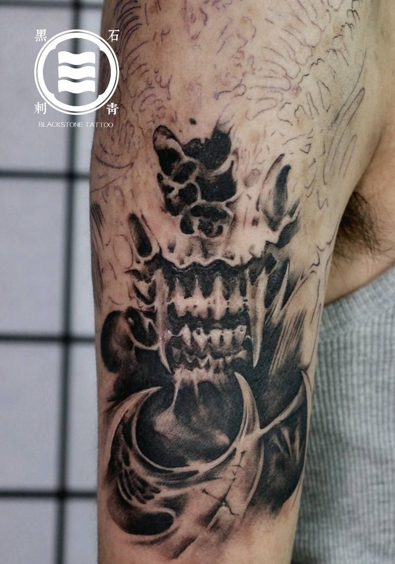 生化克苏鲁纹身图片_手臂欧美写实纹身图案