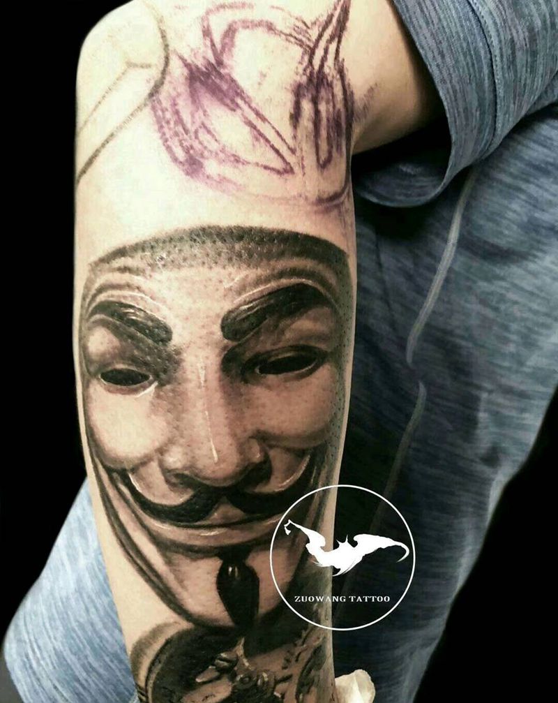 v字仇杀队纹身图片_手臂欧美写实纹身图案