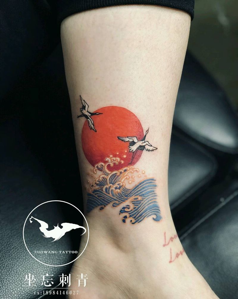 浮世绘浪鹤朝阳纹身图片_腿部新传统水墨浮世绘鹤浪纹身图案