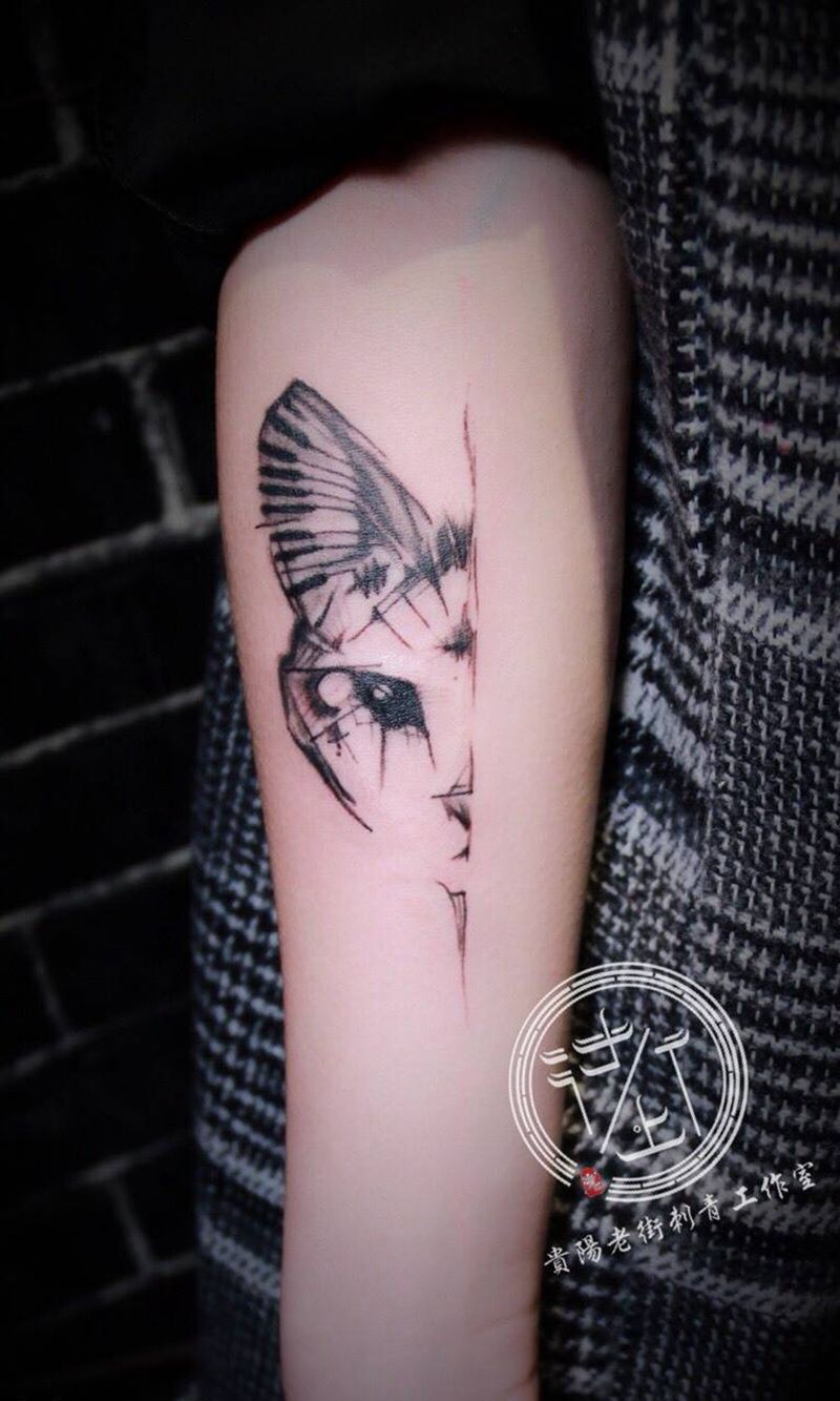 简化猫纹身图片_动物几何清新手部成品原创贵阳纹身图案