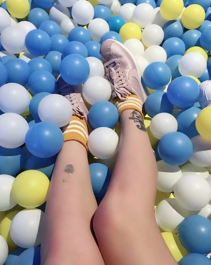 热气球纹身图片_成品腿部清新几何贵阳遮盖热气球纹身图案