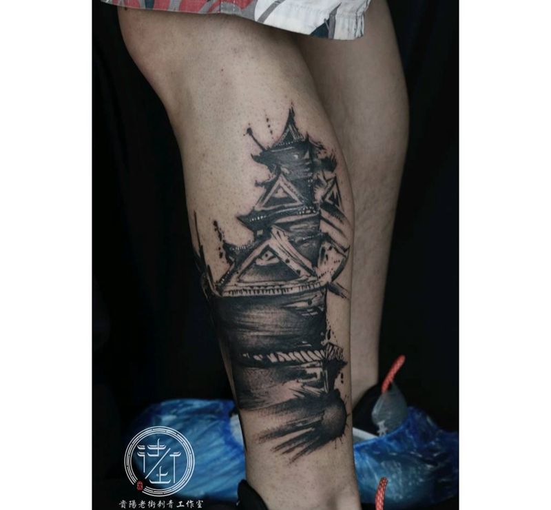 水墨塔楼纹身图片_腿部水墨纹身图案