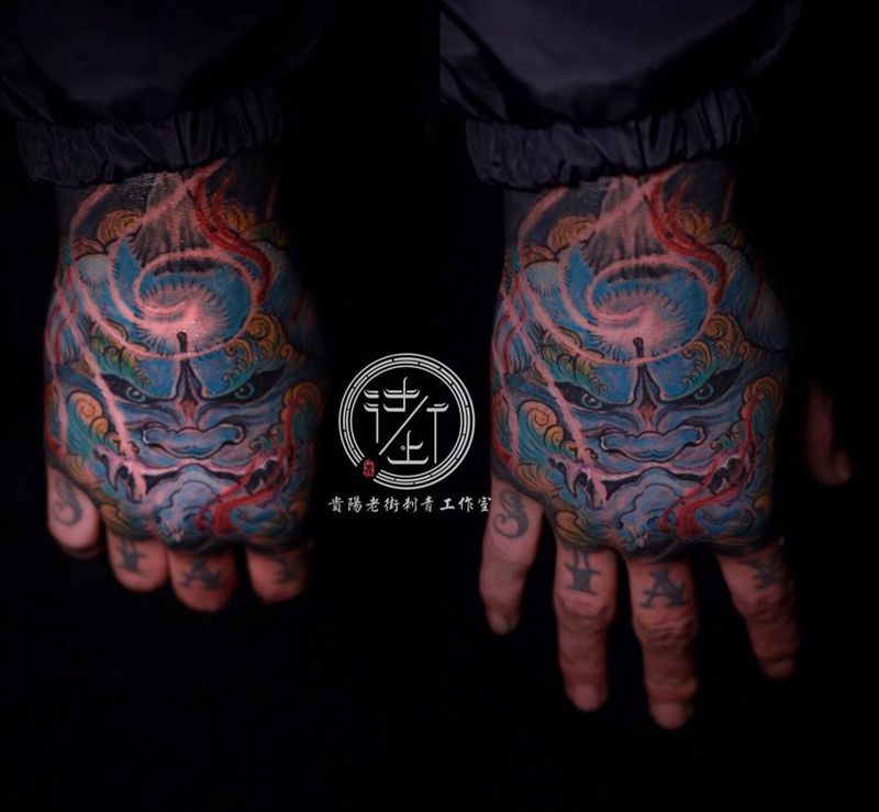 翔子作品,未完成的唐狮手背。纹身图片_手部老传统新传统纹身图案