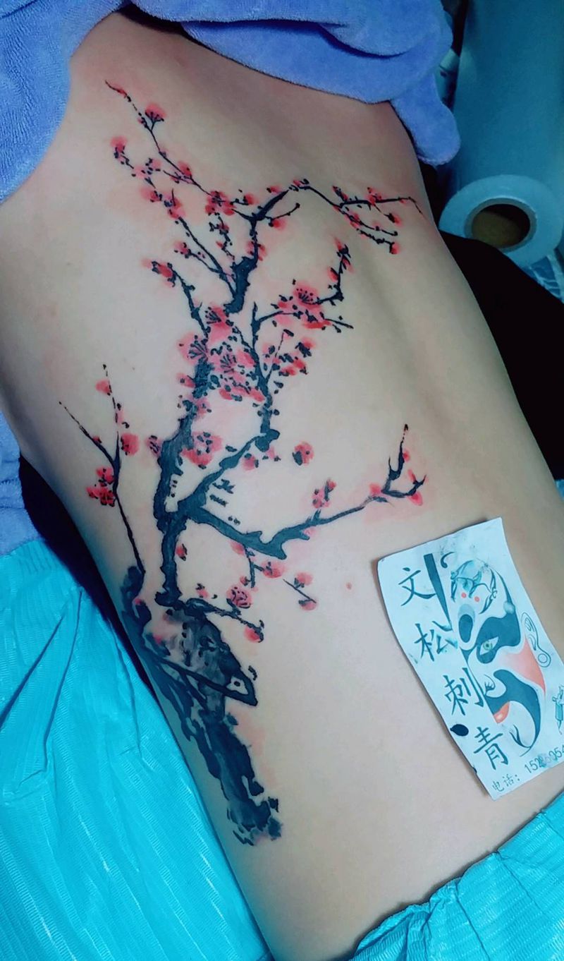 梅花-忠贞、坚强、高雅、坚韧不纹身图片