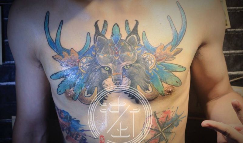 花胸加水彩侧腰纹身图片