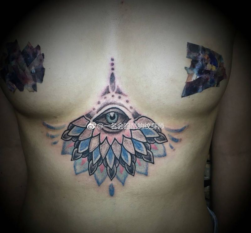 胸下纹身（未完成）纹身图片