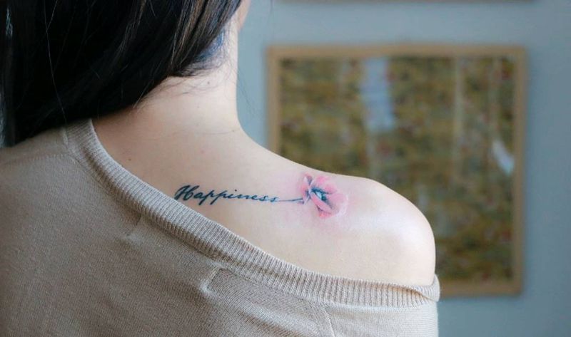 罂粟纹身图片_肩部新传统纹身图案