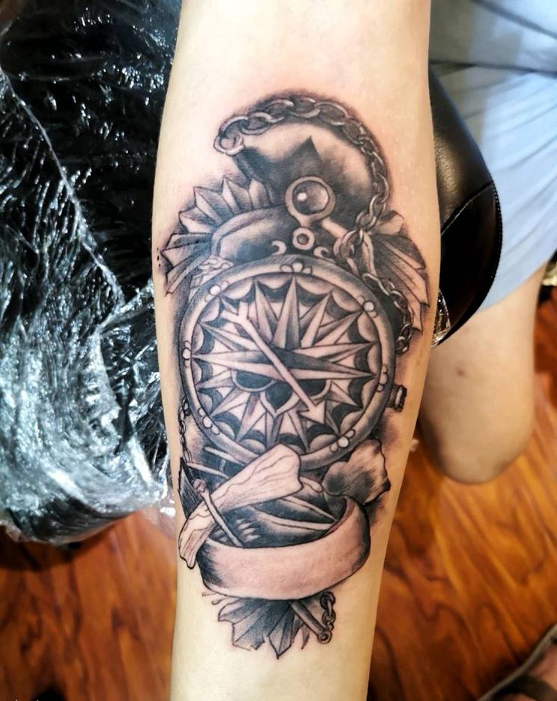 指南针纹身图片_手臂纹身图案